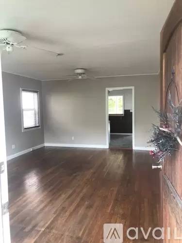Main picture of 1207 Hanover St