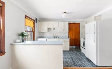 Main picture of 23010 Norwood St