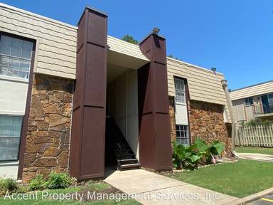 Main picture of 4339 E 68th St