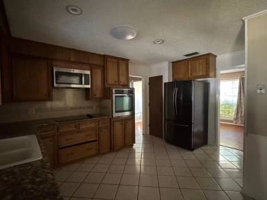 Main picture of 613 Carriage Dr