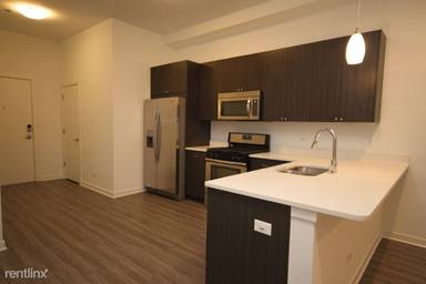 Main picture of 5427 N Broadway