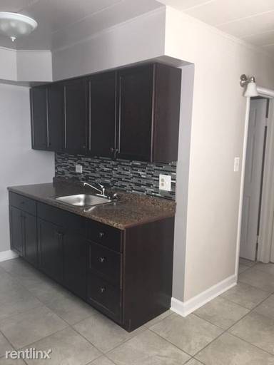 Main picture of 9630 Ivanhoe Ave