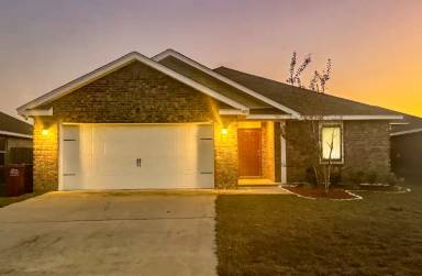 Main picture of 831 Moorhen Way