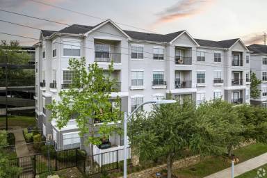 Main picture of Villas At Hermann Park