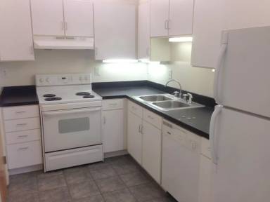 Main picture of 325 W Broad St