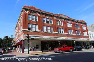 Main picture of 102 W Broughton St