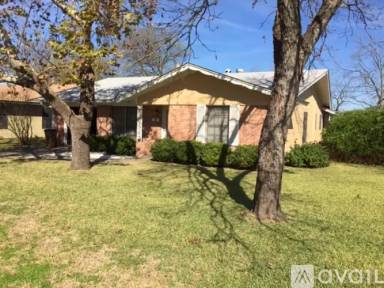Main picture of 1700 Duke Ave