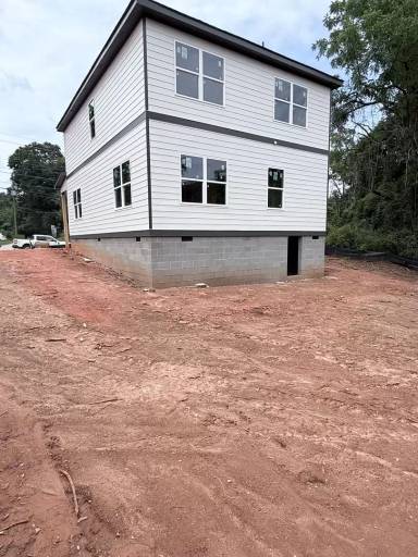 Main picture of 785 Whitehall Rd