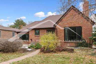 Main picture of 2050 S Adams St