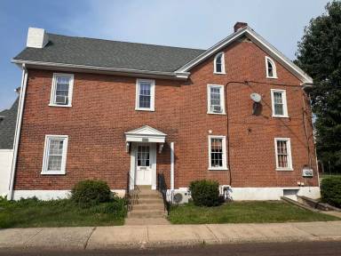 Main picture of 115 E Broad St