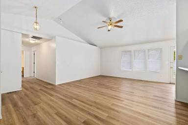 Main picture of 550 S Pelican Way