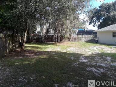 Main picture of 1306 Oakwood Ln