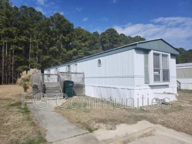 Main picture of 1021 Crystal Blvd