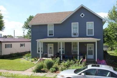 Main picture of 113 W Elm St