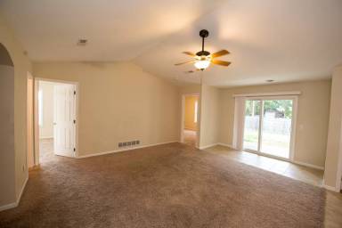 Main picture of 2725 N Brookglen Cir