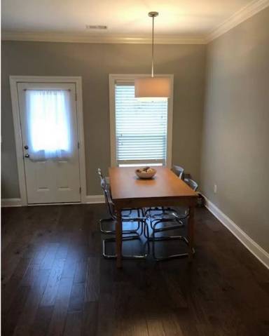 Main picture of 404 - 410 Walker Cir