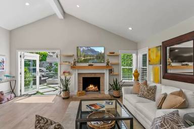 Main picture of 409 Poinsettia Ave