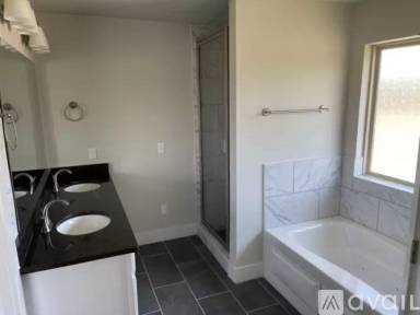 Main picture of 1016 E Jackrabbit Ln
