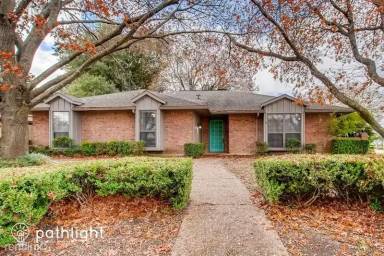 Main picture of 100 Hacienda Dr