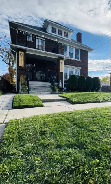 Main picture of 3819 W Philadelphia St