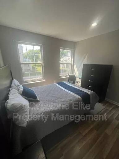 Main picture of 216 Matthews Dr