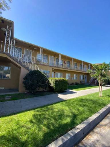 Main picture of 2090 Magnolia Ave