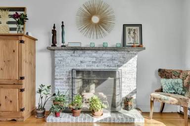 Main picture of 32 Saint Marks Rd