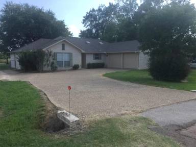 Main picture of 1303 Cedar Dr