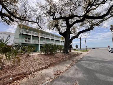 Main picture of 1496 Beach Blvd