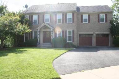 Main picture of 105 Jewett Pl