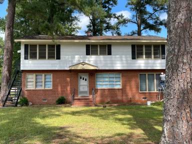 Main picture of 400 W Farmer St