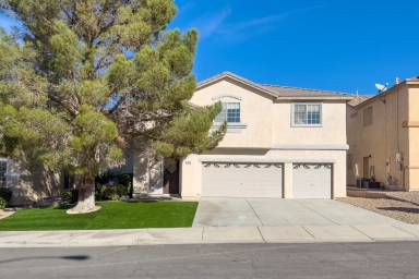 Main picture of 2732 Bass Lake St