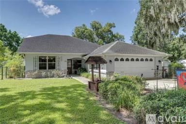 Main picture of 728 Avenue A SW