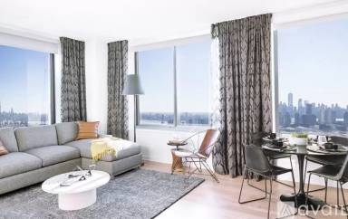 Main picture of 617 Pavonia Ave