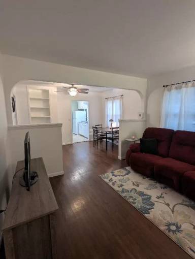 Main picture of 232 31st St NE