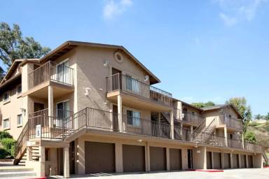 Main picture of 2975 Euclid Ave