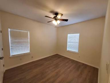 Main picture of 338 Loop 332