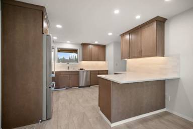 Main picture of 6 E Regina Ave