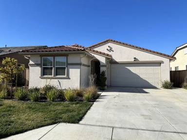 Main picture of 2874 Kings Way