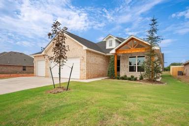Main picture of 4909 Misty Wood Ln