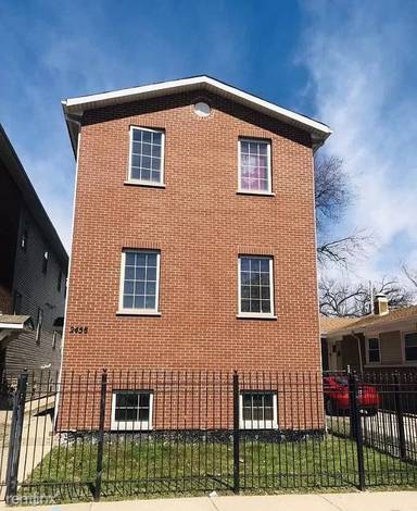 Main picture of 2458 E 74th St