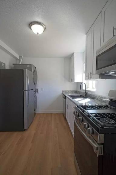 Main picture of 1526 Ulster St