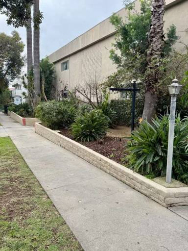 Main picture of 1035 N Harper Ave