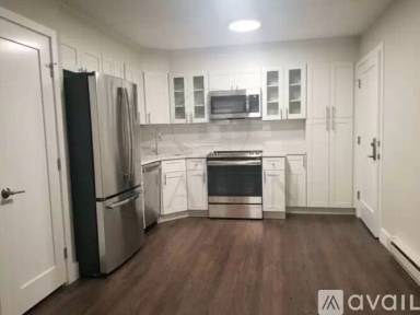 Main picture of 100 Banks St