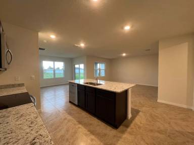 Main picture of 2711 Rowan St