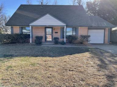 Main picture of 1620 Cherry Stone St