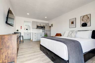 Main picture of 191 Evans Ave