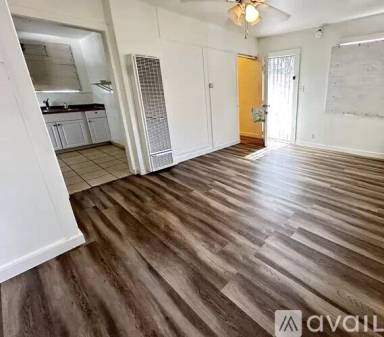 Main picture of 910 Herbert Ave