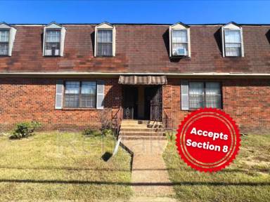 Main picture of 3216 S Mendenhall Rd