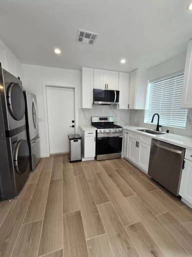 Main picture of 1176 Seaward St